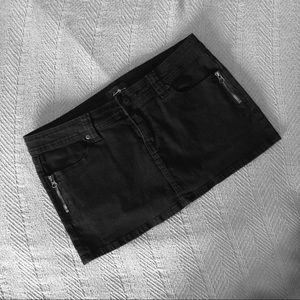 Black soft jean mini skirt w/zipper detail
